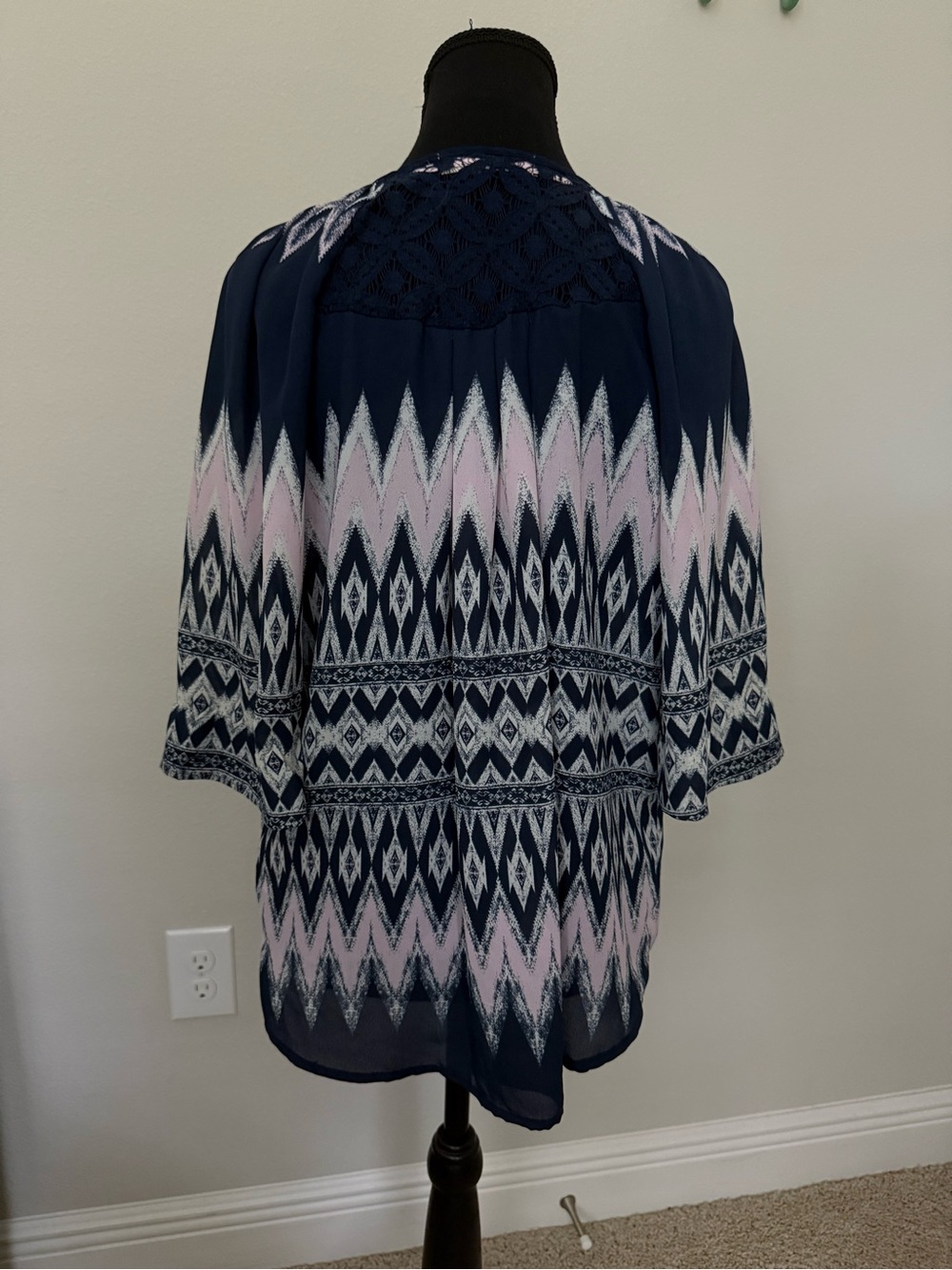 Blouse - Picture 3 of 6